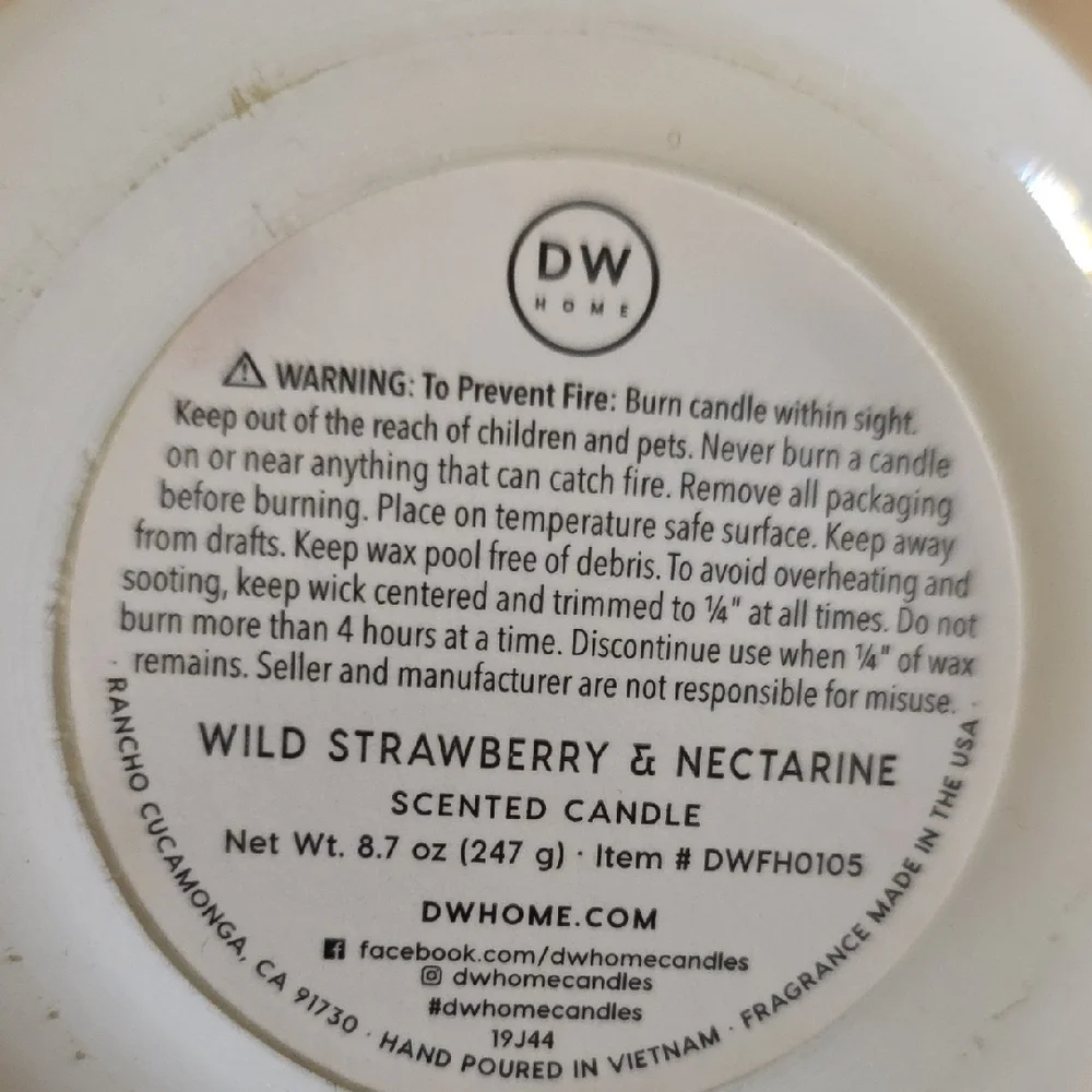 DW Home 8.7oz Wild Strawberry & Nectarine Candle with Wooden Lid - Picture 2 of 6